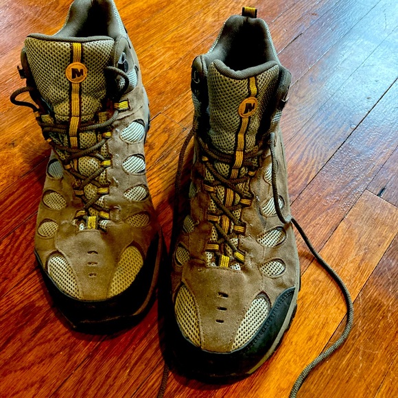 Merrell hiking boots. - Picture 1 of 4